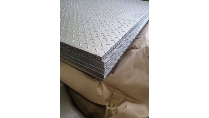 лист нержавеющий рифленый чечевица 1 мм AISI 304 купить в Ижевске