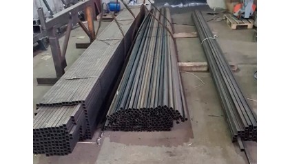 трубу профильную Б/Ш квадратную 25x25 2 мм Ст45 купить в Ижевске