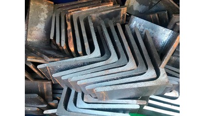 уголок стальной гнутый равнополочный 100x100x4 мм Ст45 купить в Ижевске