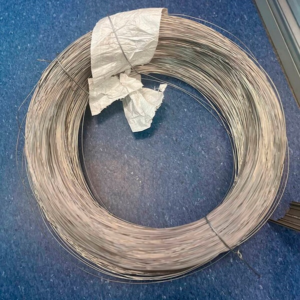 Проволока нержавеющая пружинная 1 мм 12Х18Н10Т ТУ 3-1002-77 фото