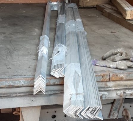 Уголок алюминиевый неравнополочный 40x20x2 мм АД31Т1 ГОСТ 13738-91 фото